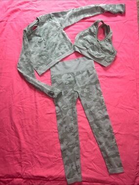 Camo High-Waist Leggings with Matching Crop Top & Sports Bra - Sage